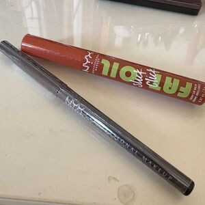 Nyx eyeliner and lip set